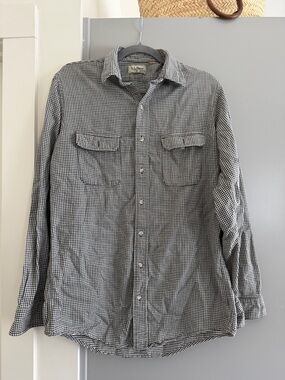 L.L BEAN MEN’S PLAID BUTTON DOWN | Tag Missing, but size L/XL